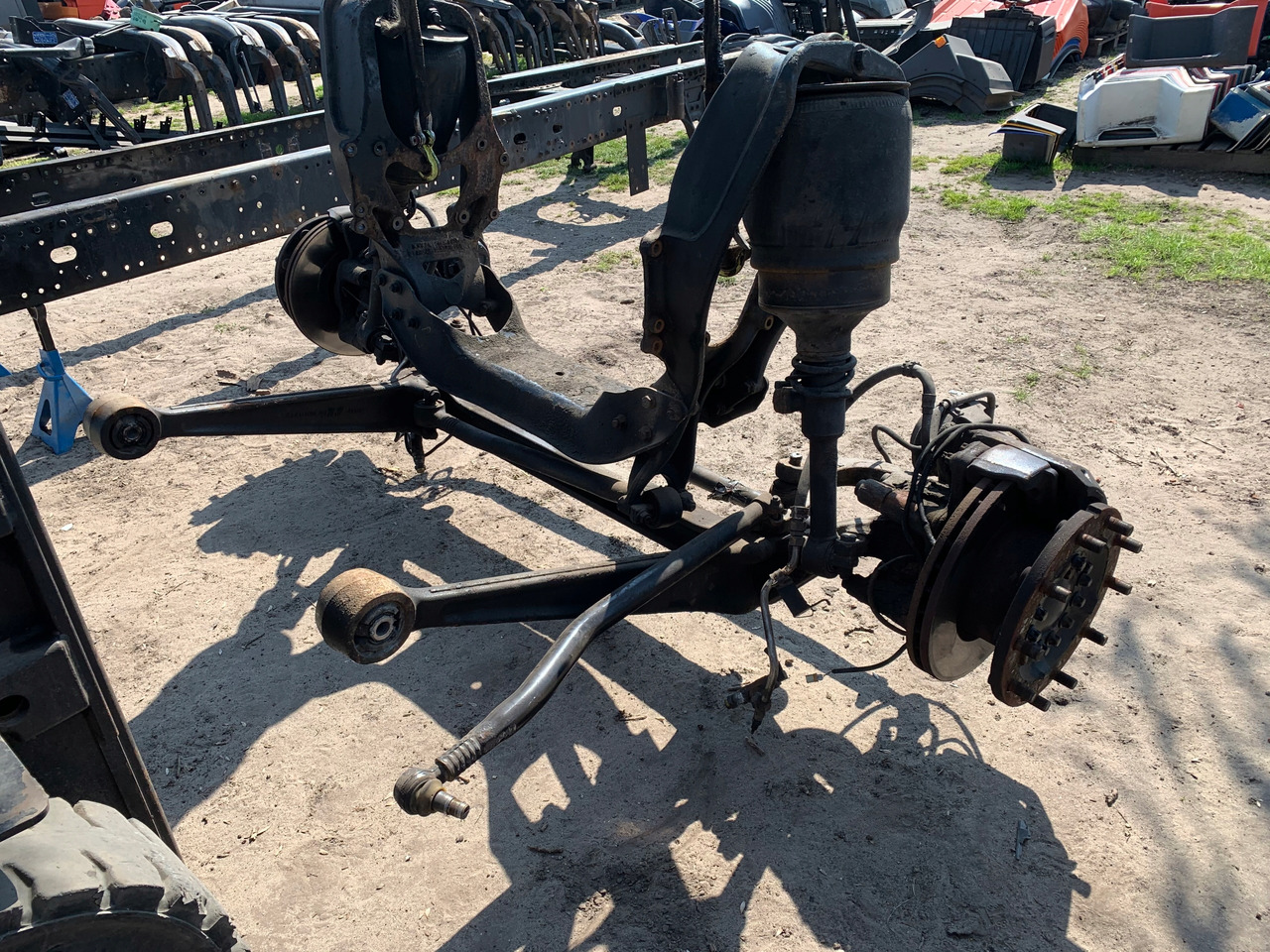 PRZEDNIA OŚ MAN TGX TGS TGA LOWDECK LOW DECK KMPL - Eje delantero para Camión: foto 3 PRZEDNIA OŚ MAN TGX TGS TGA LOWDECK LOW DECK KMPL - Eje delantero para Camión: foto 3