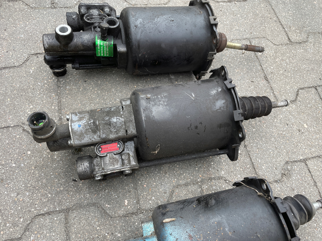 WYBIERAK SKRZYNI BIEGÓW WYSPRZĘGLIK ZAWÓR MAN TGA TGS TGX 9700514127 - Cilindro de embrague para Camión: foto 4 WYBIERAK SKRZYNI BIEGÓW WYSPRZĘGLIK ZAWÓR MAN TGA TGS TGX 9700514127 - Cilindro de embrague para Camión: foto 4