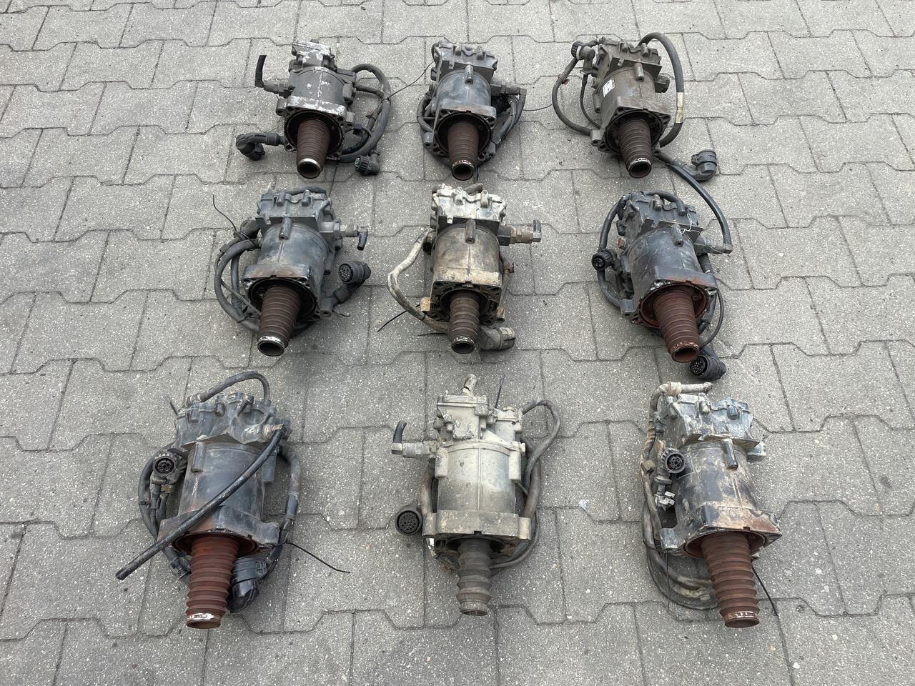 WYSPRZĘGLIK SKRZYNI MAN TGX TGS TGA AUTOMAT K013727 - Cilindro de embrague para Camión: foto 2 WYSPRZĘGLIK SKRZYNI MAN TGX TGS TGA AUTOMAT K013727 - Cilindro de embrague para Camión: foto 2