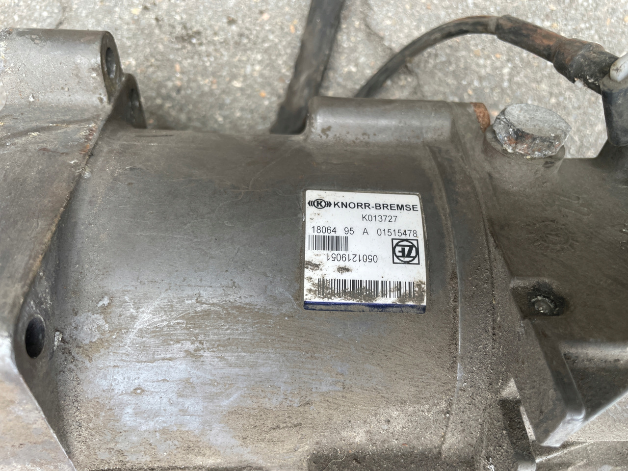 WYSPRZĘGLIK SKRZYNI MAN TGX TGS TGA AUTOMAT K013727 - Cilindro de embrague para Camión: foto 4 WYSPRZĘGLIK SKRZYNI MAN TGX TGS TGA AUTOMAT K013727 - Cilindro de embrague para Camión: foto 4