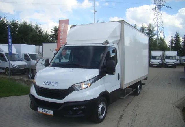 Iveco DAILY 35 S 16 3.0TDI WINDA 3.5T 4.20M - Furgoneta caja cerrada: foto 1 Iveco DAILY 35 S 16 3.0TDI WINDA 3.5T 4.20M - Furgoneta caja cerrada: foto 1