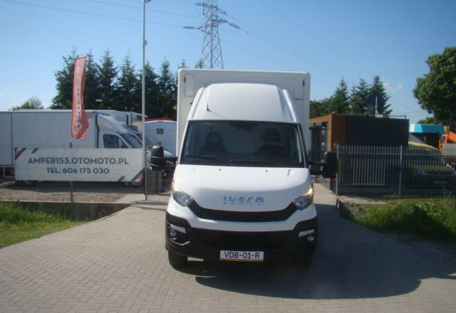 Iveco DAILY 70 C 18 3.0TDI 5.45M WINDA 1000KG - Camión caja cerrada: foto 2 Iveco DAILY 70 C 18 3.0TDI 5.45M WINDA 1000KG - Camión caja cerrada: foto 2