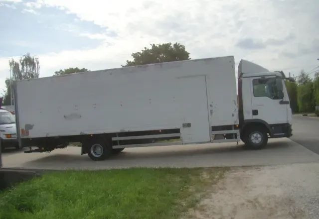 MAN TGL 12-220 8.10M KLIMA WINDA 2000KG - Camión caja cerrada: foto 5 MAN TGL 12-220 8.10M KLIMA WINDA 2000KG - Camión caja cerrada: foto 5