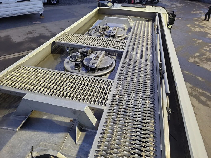 DAF CF 75.310 - Camión cisterna: foto 5 DAF CF 75.310 - Camión cisterna: foto 5