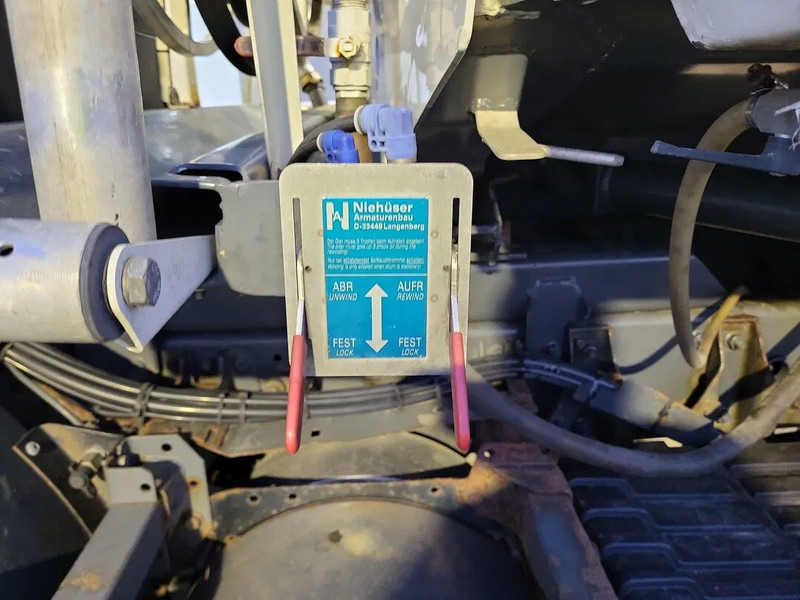 DAF CF 75.310 - Camión cisterna: foto 4 DAF CF 75.310 - Camión cisterna: foto 4