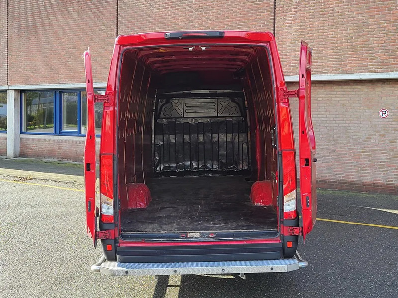 Iveco Daily 35S12 - Furgón, Furgoneta combi: foto 4 Iveco Daily 35S12 - Furgón, Furgoneta combi: foto 4