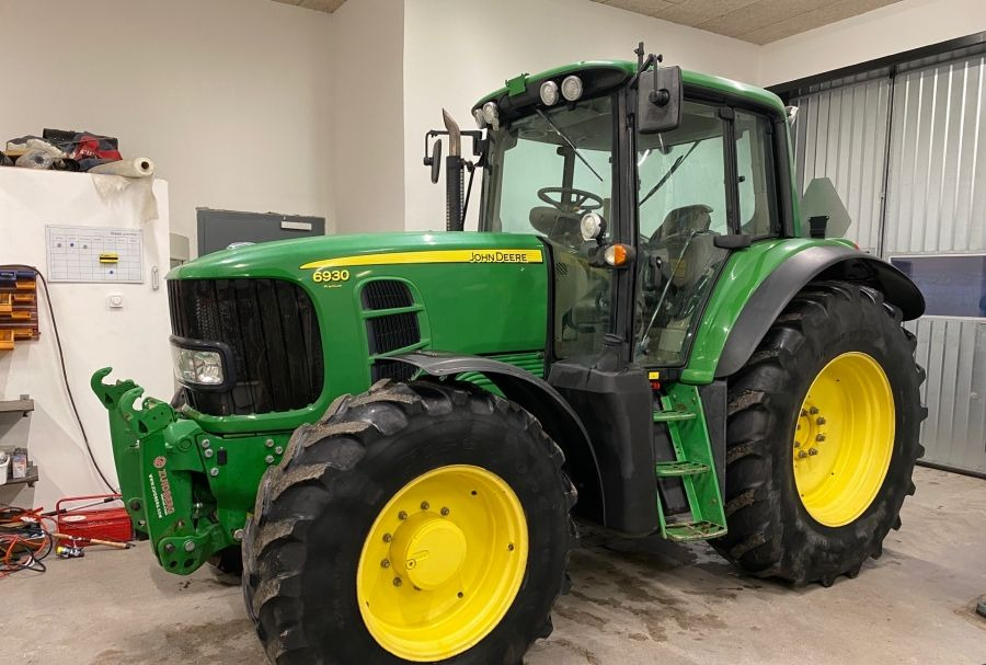 John Deere 6930 Premium - Tractor: foto 1 John Deere 6930 Premium - Tractor: foto 1