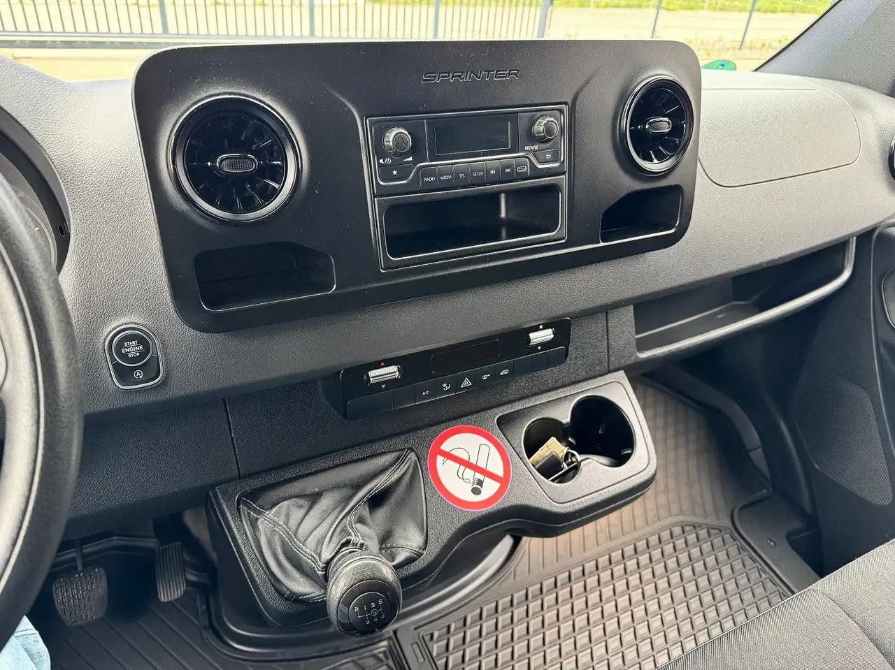 Furgón Mercedes-Benz Sprinter 215 CDI Flach Lang Klima FWD: foto 11 Furgón Mercedes-Benz Sprinter 215 CDI Flach Lang Klima FWD: foto 11