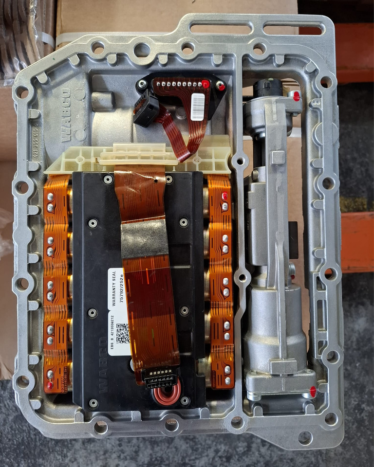 ASTRONIC ZF - Caja de cambios y piezas para Camión: foto 1 ASTRONIC ZF - Caja de cambios y piezas para Camión: foto 1