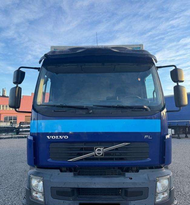 Volvo FL 240 - Camión frigorífico: foto 2 Volvo FL 240 - Camión frigorífico: foto 2