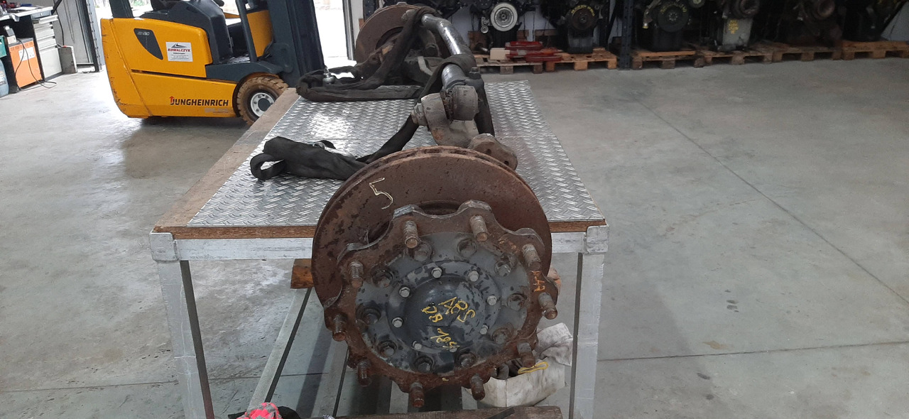 Gebrauchte DB 18.43, Vorderachse, Artikel - Nr. : 81.99999 - 9999 - Eje delantero para Camión: foto 2 Gebrauchte DB 18.43, Vorderachse, Artikel - Nr. : 81.99999 - 9999 - Eje delantero para Camión: foto 2