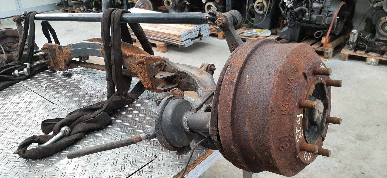 Gebrauchte DB 8.09, Vorderachse, Artikel - Nr. : A 670 330 00 00 - Eje delantero para Camión: foto 1 Gebrauchte DB 8.09, Vorderachse, Artikel - Nr. : A 670 330 00 00 - Eje delantero para Camión: foto 1