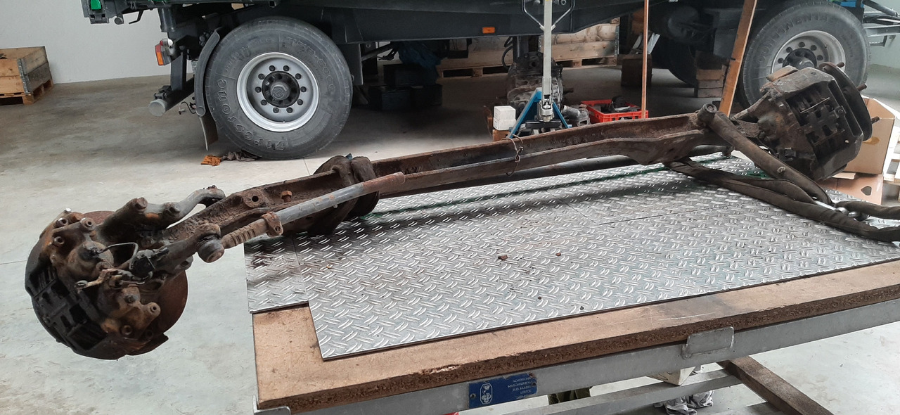 Gebrauchte DB 8.14, Vorderachse, Artikel - Nr. : 81.99999 - 9999 - Eje delantero para Camión: foto 4 Gebrauchte DB 8.14, Vorderachse, Artikel - Nr. : 81.99999 - 9999 - Eje delantero para Camión: foto 4