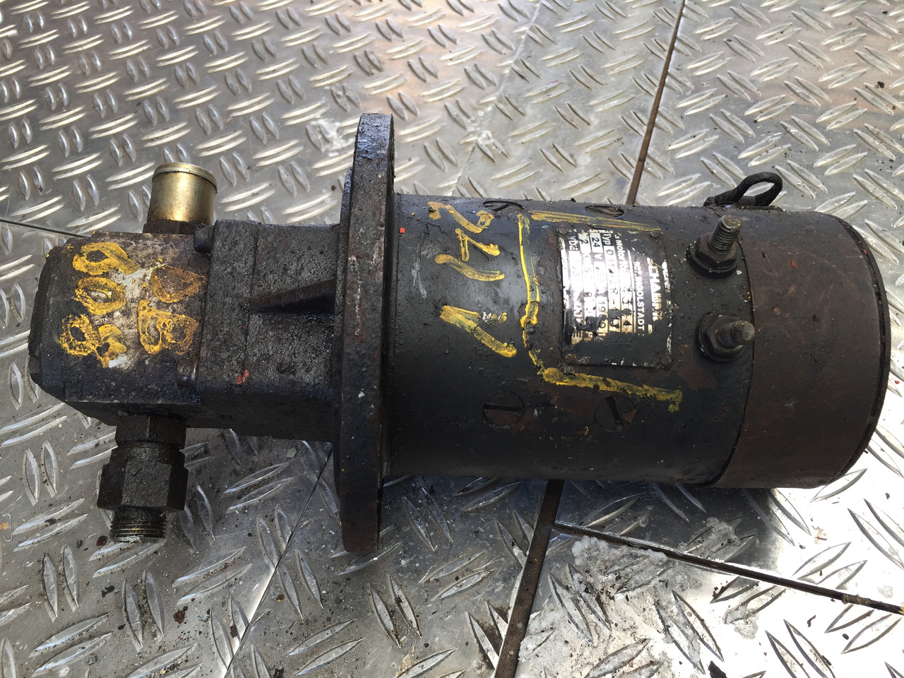 Gebrauchte Hydraulikpumpe, DB 608, Artikel-Nr. : A 99.9999. 9999 - Bomba hidráulica para Camión: foto 3 Gebrauchte Hydraulikpumpe, DB 608, Artikel-Nr. : A 99.9999. 9999 - Bomba hidráulica para Camión: foto 3