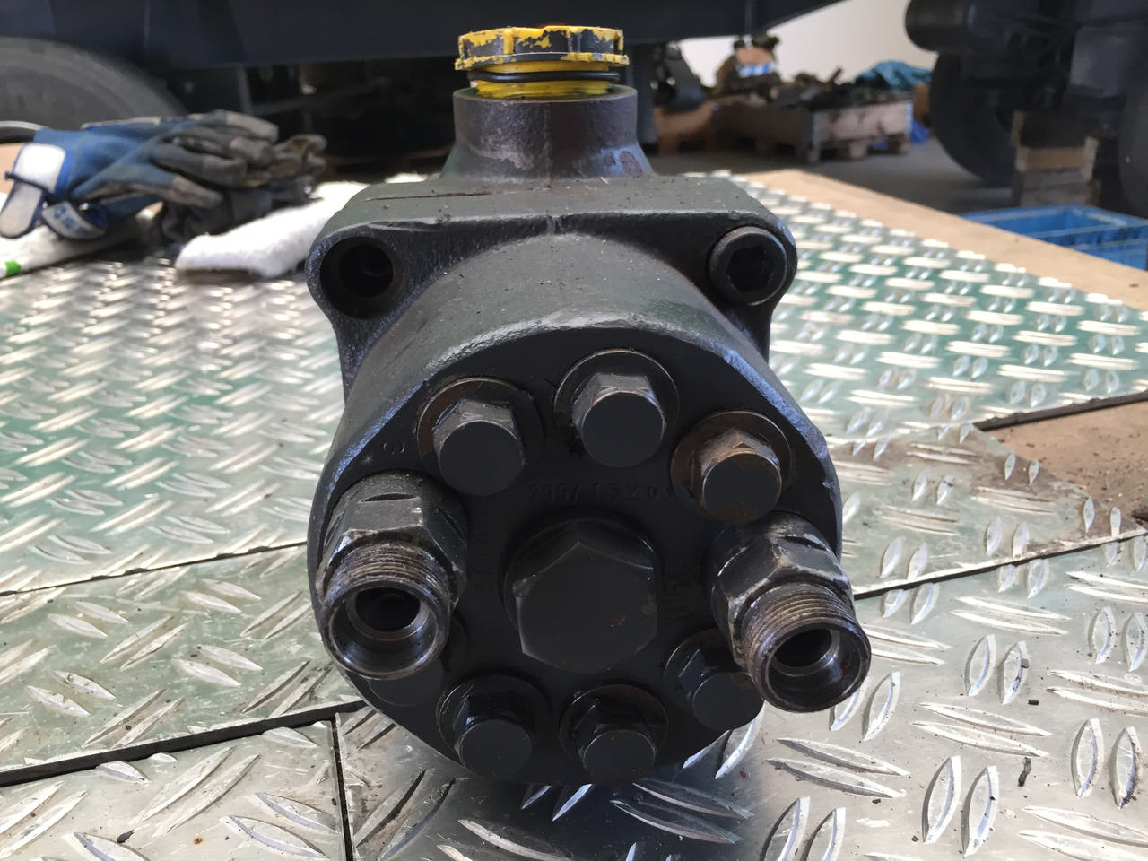 Gebrauchte Hydraulikpumpe, Meiller Kipper, Artikel-Nr. : 382 143 - Bomba hidráulica para Camión: foto 2 Gebrauchte Hydraulikpumpe, Meiller Kipper, Artikel-Nr. : 382 143 - Bomba hidráulica para Camión: foto 2