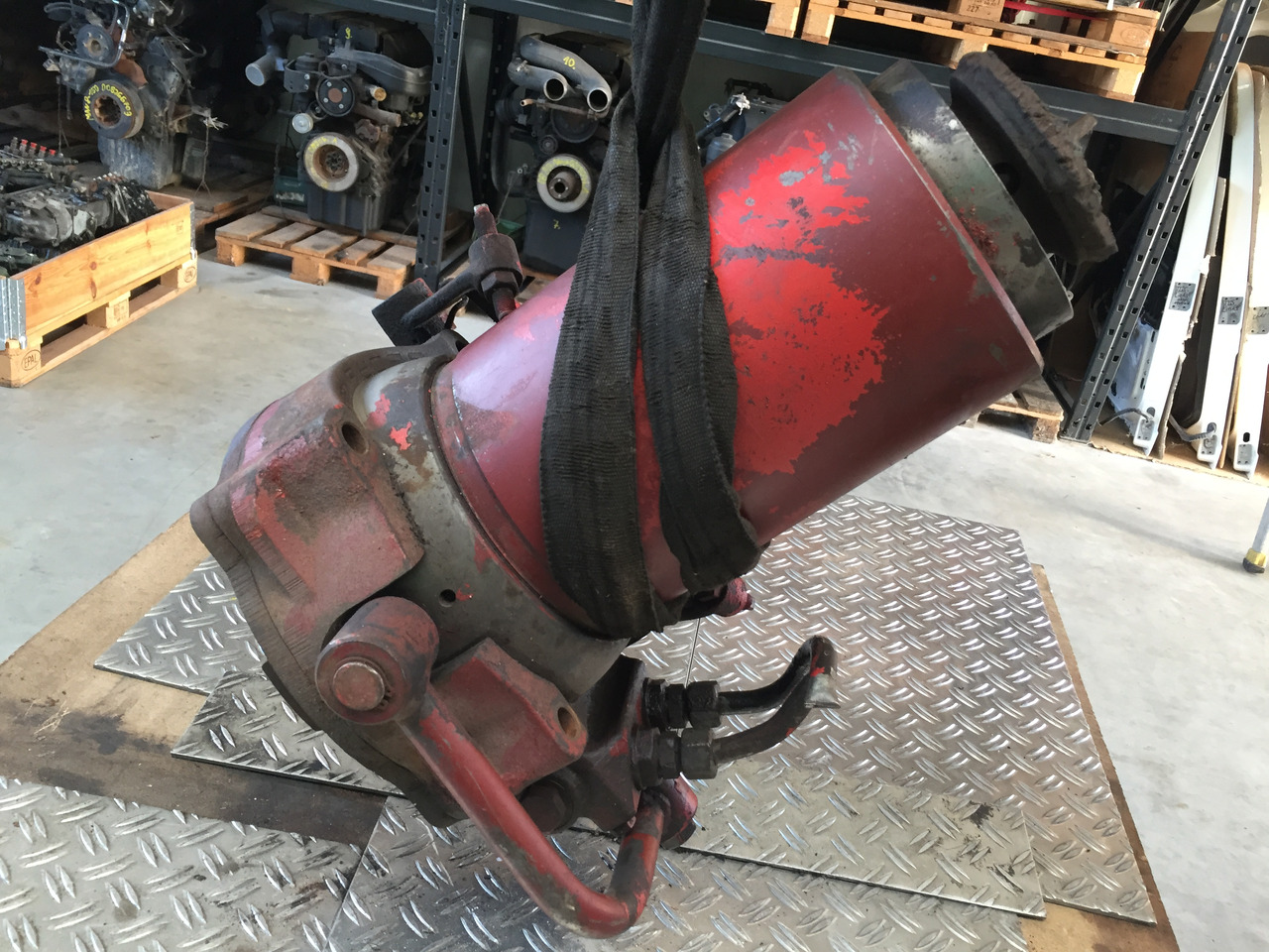 Gebrauchter Hydraulik Kippzylinder GEORG, Artikel - Nr. : A 999 999 99 99 - Cilindro hidráulico para Camión: foto 1 Gebrauchter Hydraulik Kippzylinder GEORG, Artikel - Nr. : A 999 999 99 99 - Cilindro hidráulico para Camión: foto 1