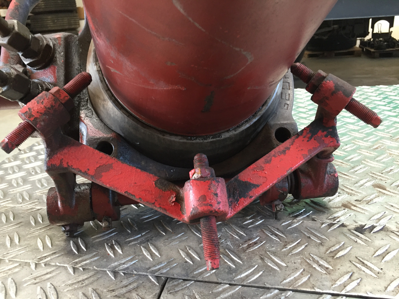 Gebrauchter Hydraulik Kippzylinder GEORG, Artikel - Nr. : A 999 999 99 99 - Cilindro hidráulico para Camión: foto 5 Gebrauchter Hydraulik Kippzylinder GEORG, Artikel - Nr. : A 999 999 99 99 - Cilindro hidráulico para Camión: foto 5