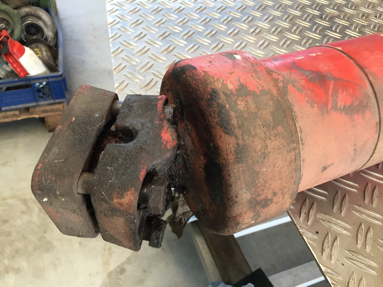 Gebrauchter Hydraulik Kippzylinder MEILLER, Artikel - Nr. : A 999 999 99 99 - Cilindro hidráulico para Camión: foto 4 Gebrauchter Hydraulik Kippzylinder MEILLER, Artikel - Nr. : A 999 999 99 99 - Cilindro hidráulico para Camión: foto 4