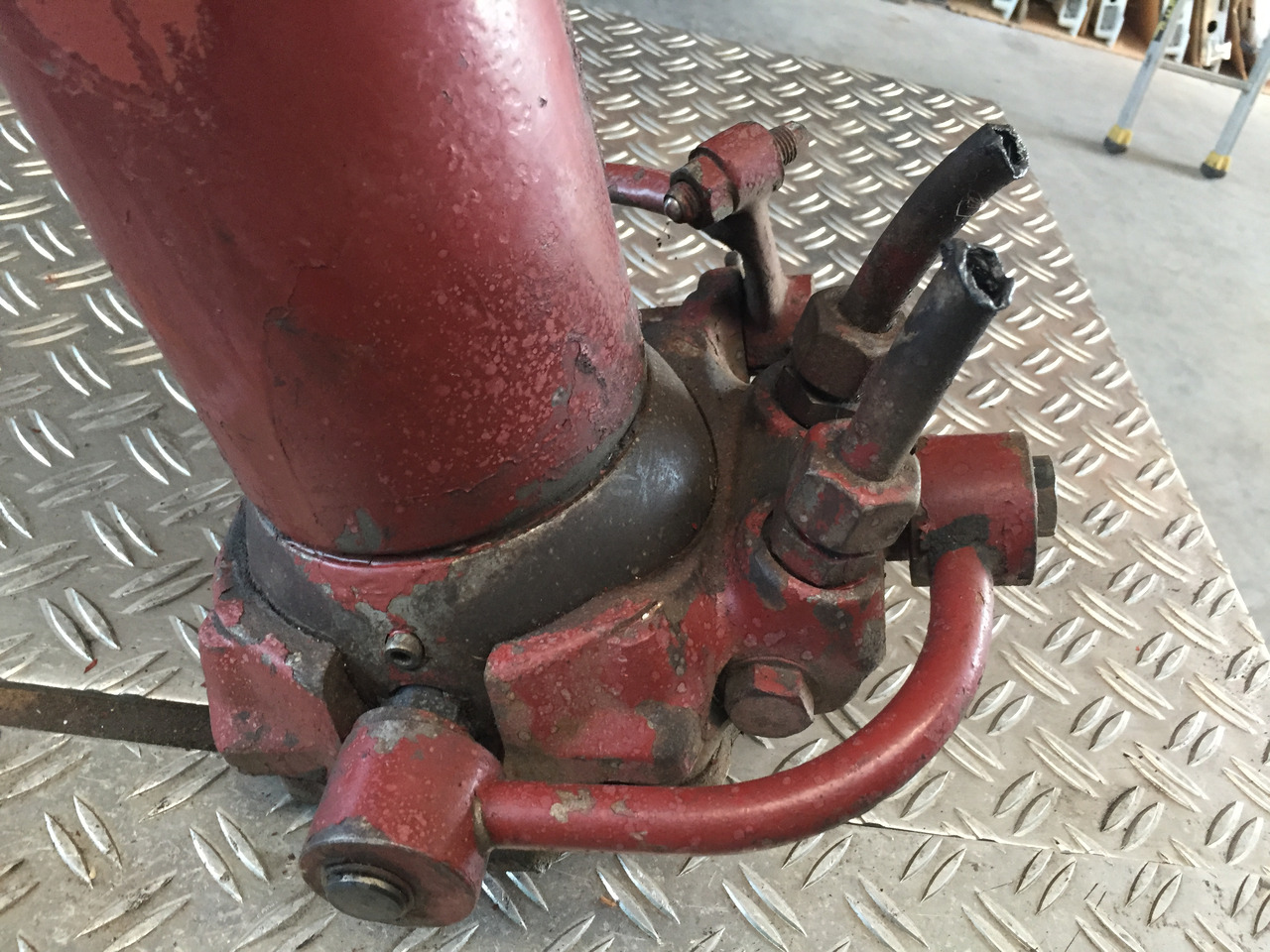 ---Gebrauchter Hydraulik Kippzylinder MEILLER, Artikel - Nr. : A 999 999 99 99 - Cilindro hidráulico para Camión: foto 5 ---Gebrauchter Hydraulik Kippzylinder MEILLER, Artikel - Nr. : A 999 999 99 99 - Cilindro hidráulico para Camión: foto 5