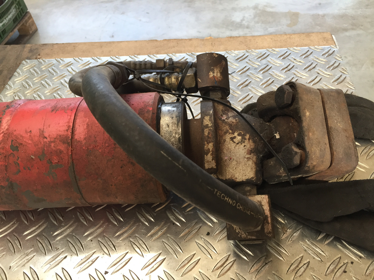 Gebrauchter Hydraulik Kippzylinder MEILLER, Artikel - Nr. : A 999 999 99 99 - Cilindro hidráulico para Camión: foto 5 Gebrauchter Hydraulik Kippzylinder MEILLER, Artikel - Nr. : A 999 999 99 99 - Cilindro hidráulico para Camión: foto 5