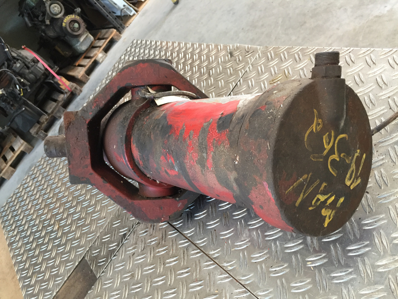 Gebrauchter Hydraulik Kippzylinder MEILLER für MAN 19.362 F90, Artikel - Nr. : A 999 999 99 99 - Cilindro hidráulico para Camión: foto 3 Gebrauchter Hydraulik Kippzylinder MEILLER für MAN 19.362 F90, Artikel - Nr. : A 999 999 99 99 - Cilindro hidráulico para Camión: foto 3