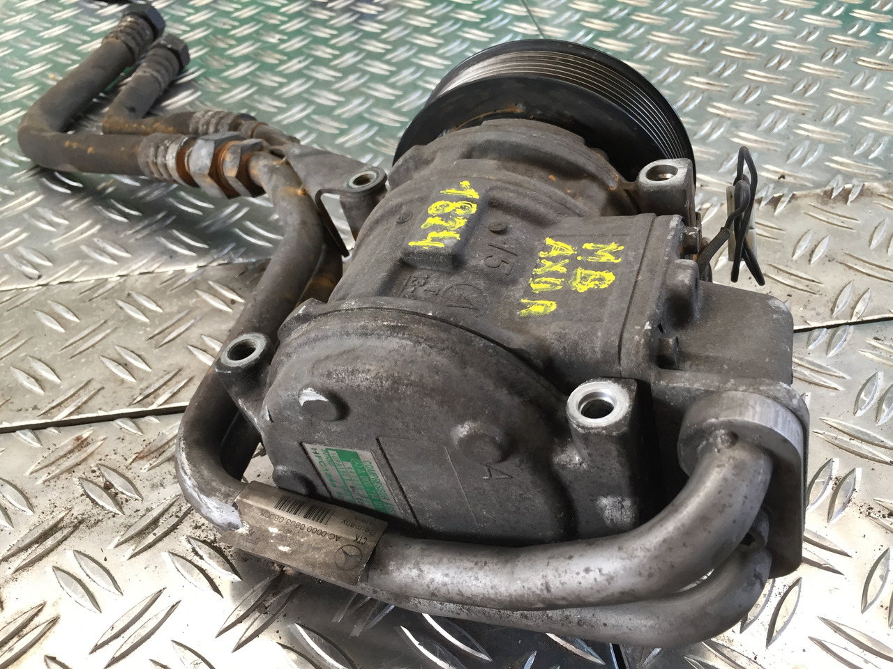 Gebrauchter Klimakompressor MB Axor 1824, Motor Typ : OM 906 LA, Artikel - Nr. : A 906 230 01 11 - Compresor de aire acondicionado para Camión: foto 3 Gebrauchter Klimakompressor MB Axor 1824, Motor Typ : OM 906 LA, Artikel - Nr. : A 906 230 01 11 - Compresor de aire acondicionado para Camión: foto 3