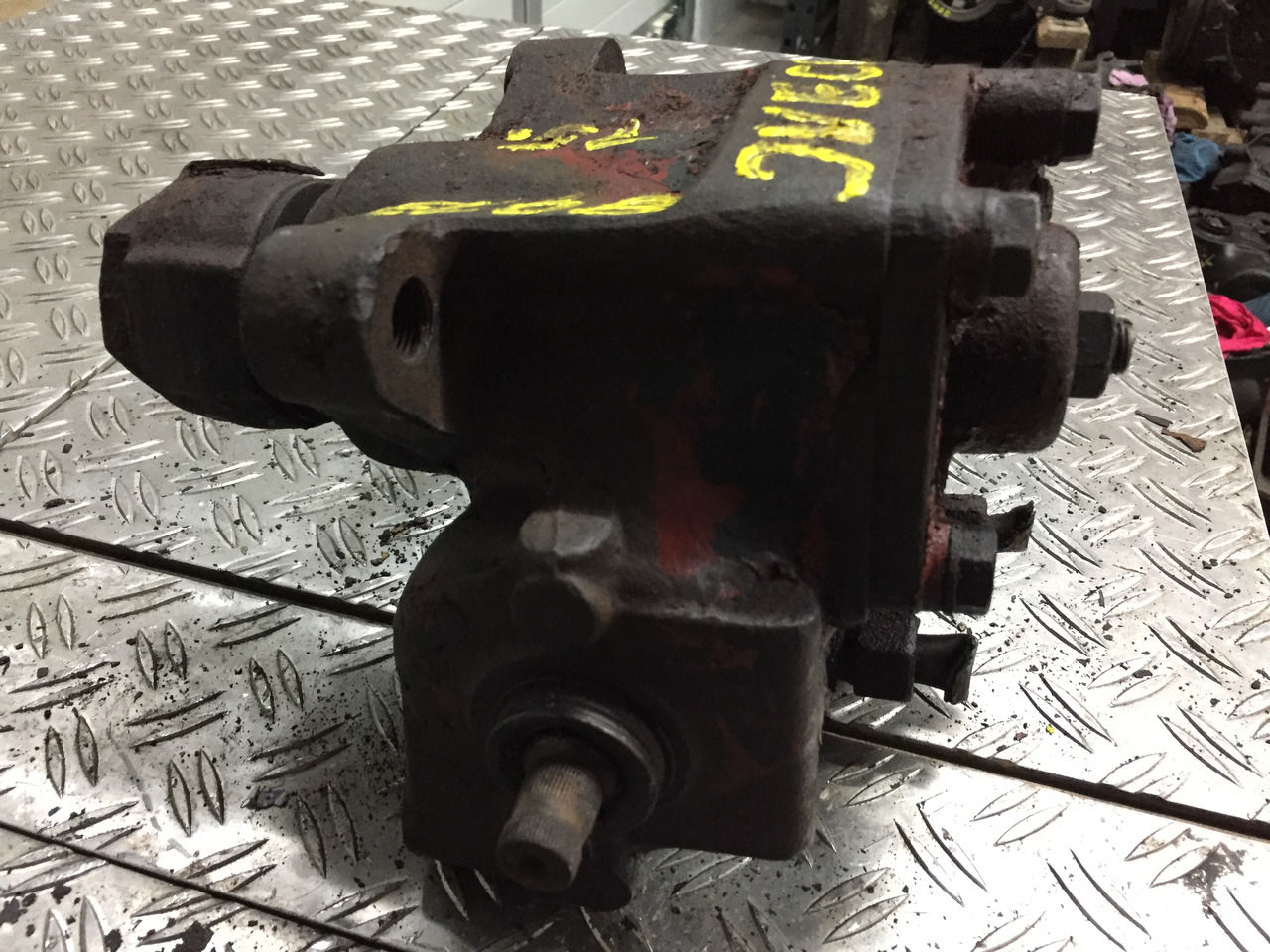 Gebrauchtes Lenkgetriebe IVECO 8013, Artikel - Nr.: 81.9999 - 9999 - Caja de dirección para Camión: foto 3 Gebrauchtes Lenkgetriebe IVECO 8013, Artikel - Nr.: 81.9999 - 9999 - Caja de dirección para Camión: foto 3