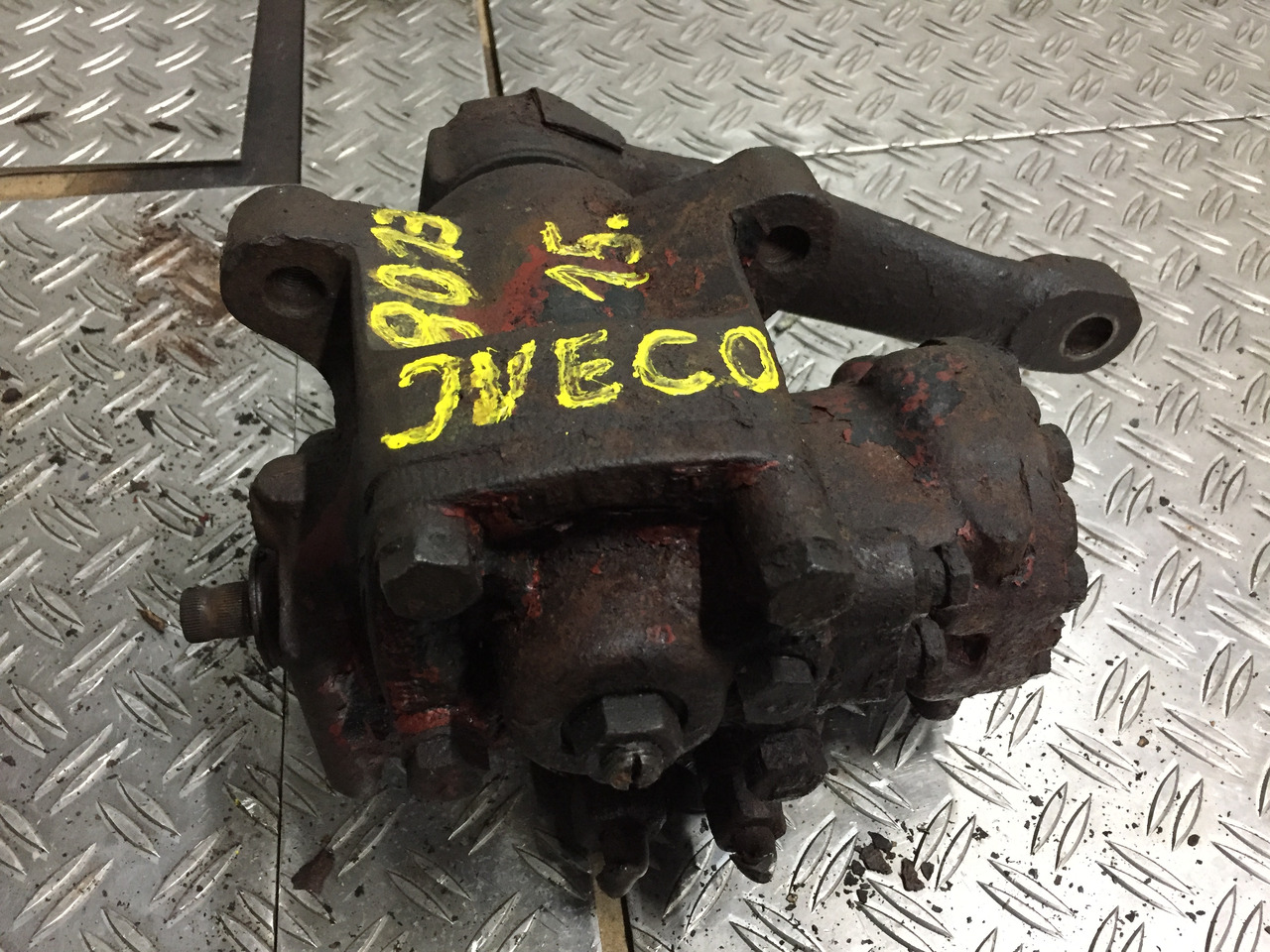 Gebrauchtes Lenkgetriebe IVECO 8013, Artikel - Nr.: 81.9999 - 9999 - Caja de dirección para Camión: foto 5 Gebrauchtes Lenkgetriebe IVECO 8013, Artikel - Nr.: 81.9999 - 9999 - Caja de dirección para Camión: foto 5