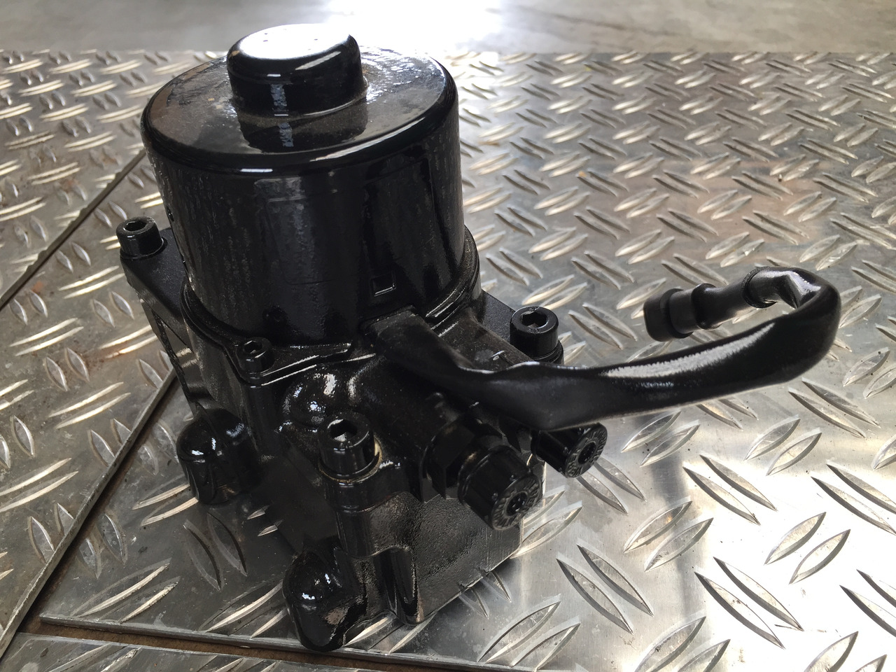 Neuwertige MAN TGA, TGS, TGX Hydraulikpumpe , Artikel - Nr. : 81.41723 - 6122 - Bomba hidráulica para Camión: foto 4 Neuwertige MAN TGA, TGS, TGX Hydraulikpumpe , Artikel - Nr. : 81.41723 - 6122 - Bomba hidráulica para Camión: foto 4