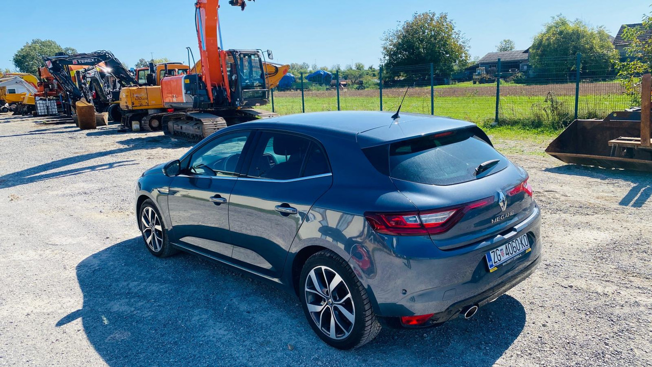 Sedan Renault Megane Blue dCi 95, zamjena: foto 8 Sedan Renault Megane Blue dCi 95, zamjena: foto 8