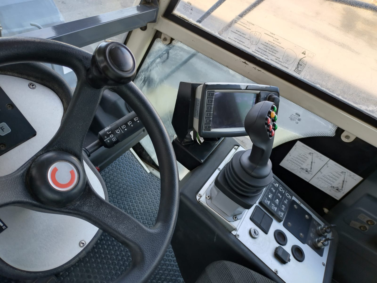 KONECRANES LiftAce 5-31 - Reach stacker: foto 2 KONECRANES LiftAce 5-31 - Reach stacker: foto 2