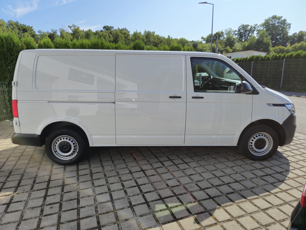 VOLKSWAGEN T6.1 Transporter Kasten lang FWD - Furgón: foto 4 VOLKSWAGEN T6.1 Transporter Kasten lang FWD - Furgón: foto 4