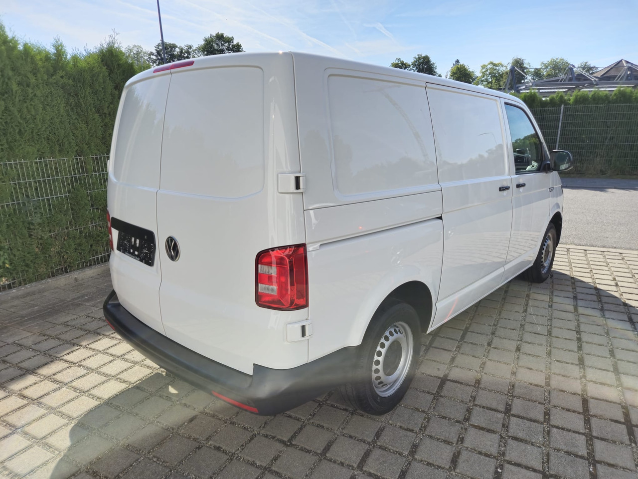 VOLKSWAGEN T6 Transporter Kasten-Kombi Navi/ACC/Standheiz. - Furgón: foto 5 VOLKSWAGEN T6 Transporter Kasten-Kombi Navi/ACC/Standheiz. - Furgón: foto 5