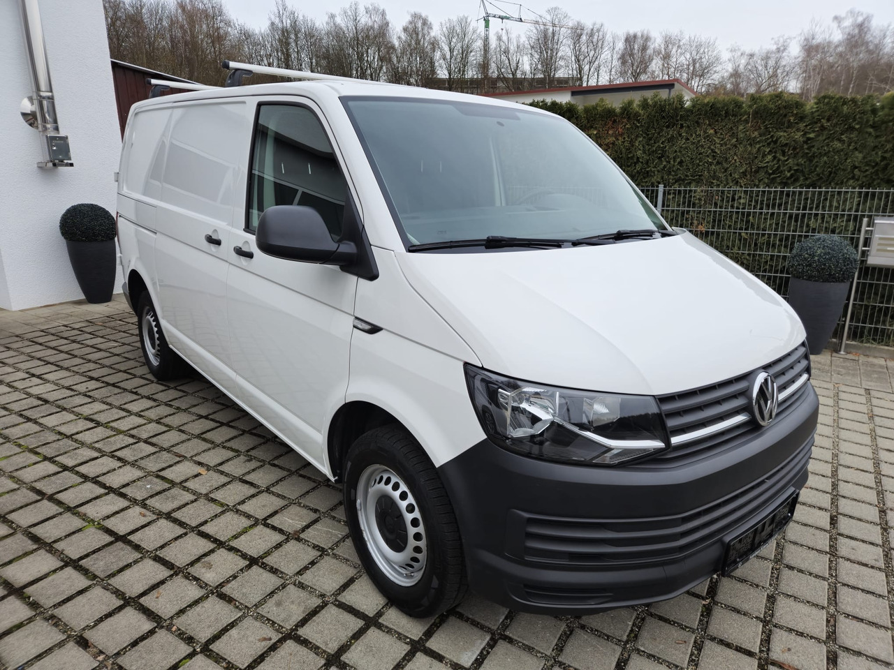 VOLKSWAGEN T6 Transporter Kasten-Kombi Standheizung - Furgón: foto 2 VOLKSWAGEN T6 Transporter Kasten-Kombi Standheizung - Furgón: foto 2