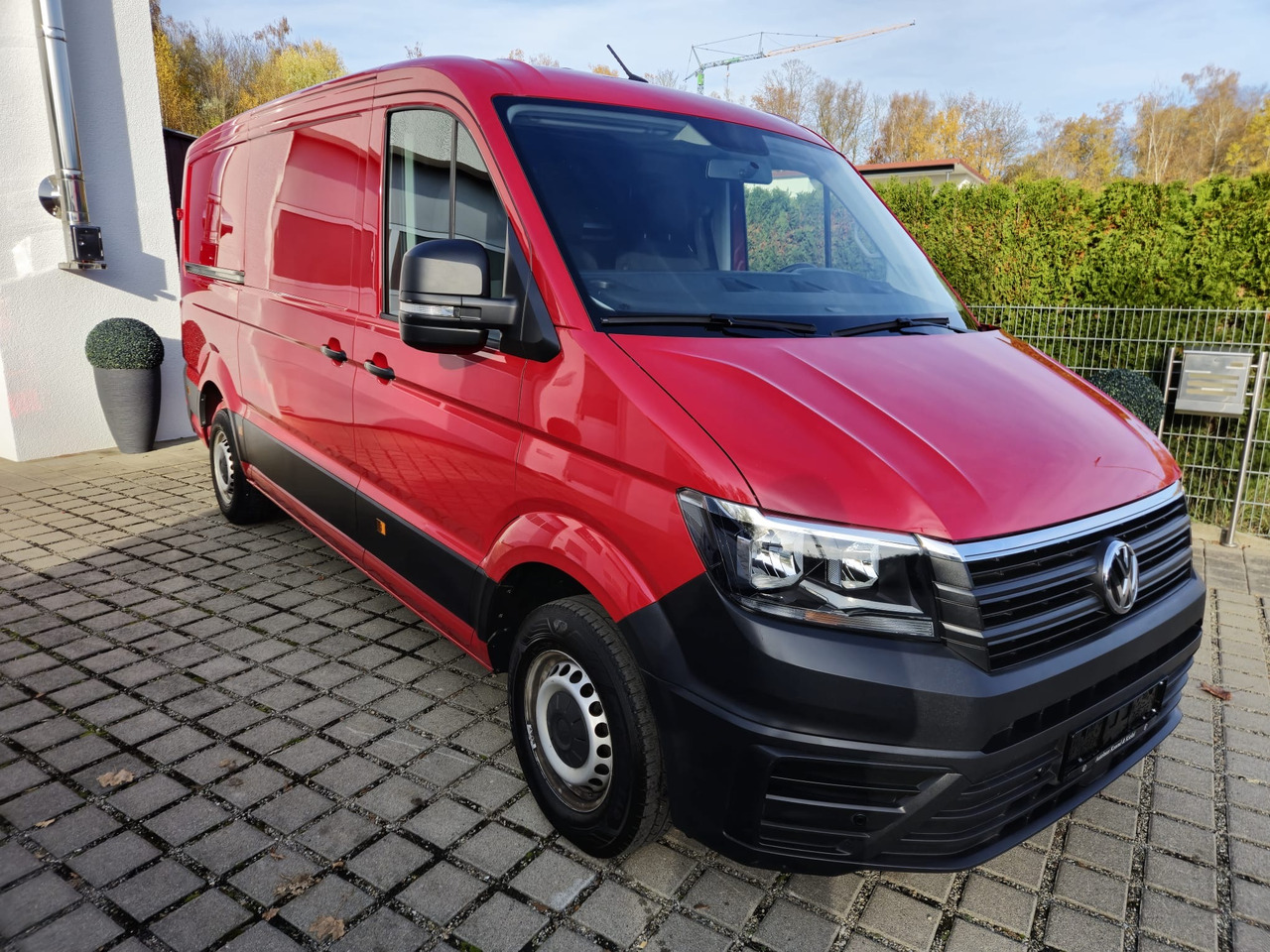 Volkswagen Crafter Kasten 35 FWD mittellang/Kamera/Navi/App - Furgón: foto 2 Volkswagen Crafter Kasten 35 FWD mittellang/Kamera/Navi/App - Furgón: foto 2