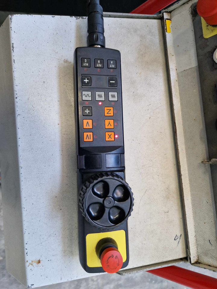 Centro de mecanizado CNC HERMLE C 1200: foto 9 Centro de mecanizado CNC HERMLE C 1200: foto 9