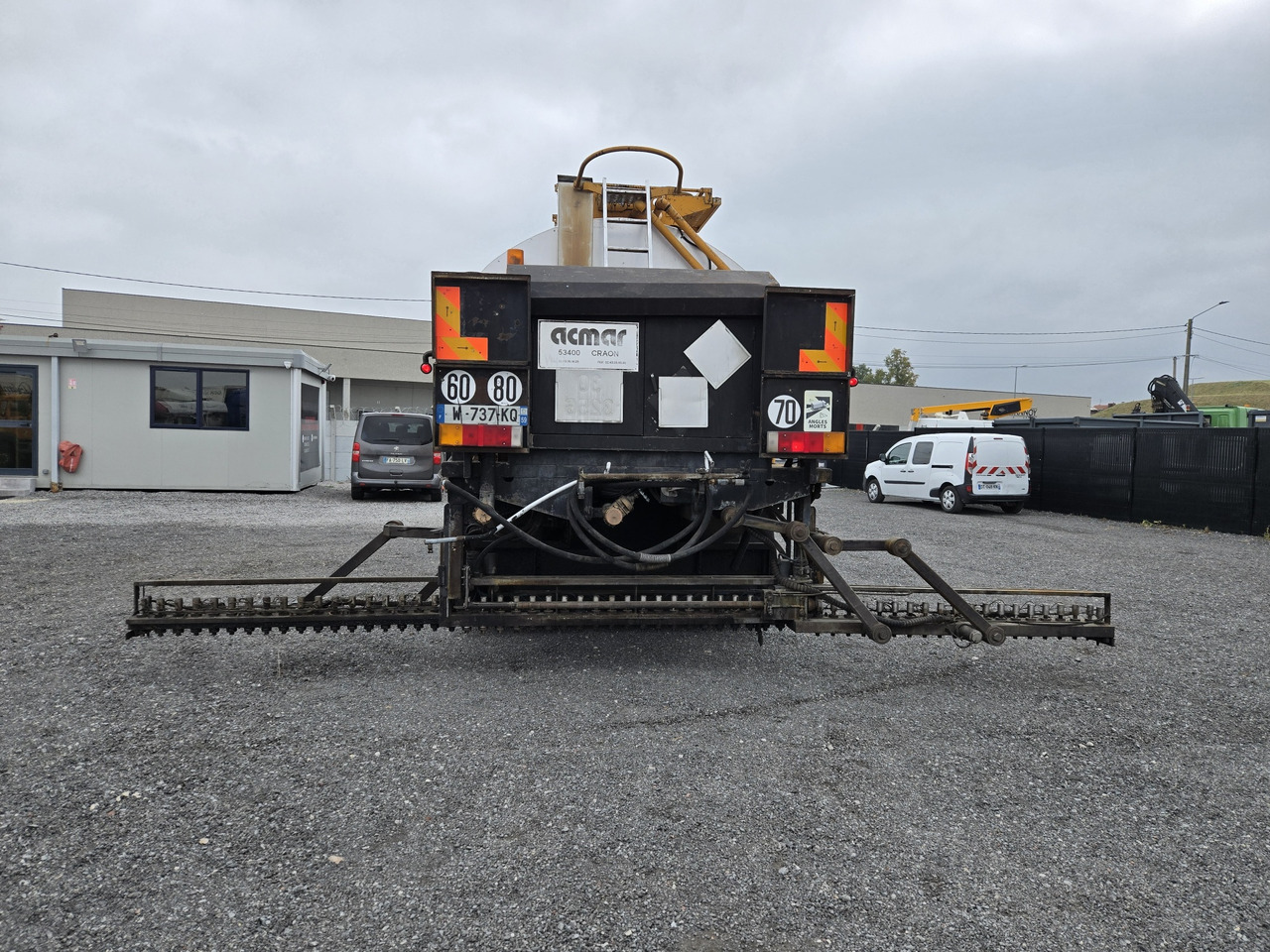 Renault Premium 300 - Distribuidor de asfalto: foto 4 Renault Premium 300 - Distribuidor de asfalto: foto 4