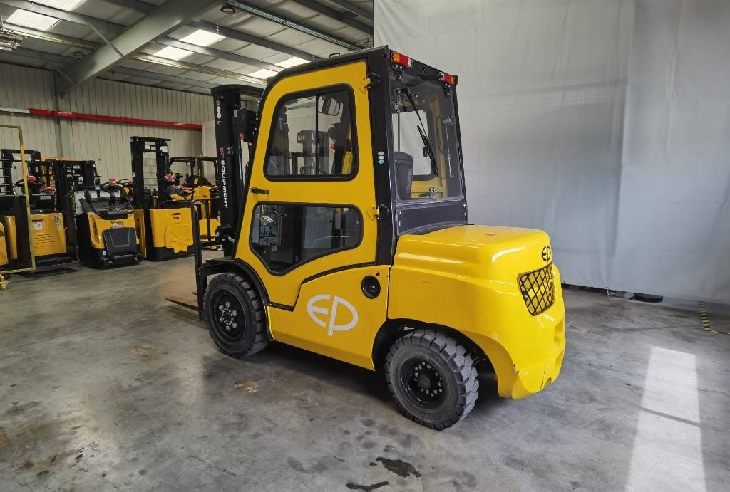 EP CPCD35T8S4S - Carretilla elevadora diésel: foto 3 EP CPCD35T8S4S - Carretilla elevadora diésel: foto 3