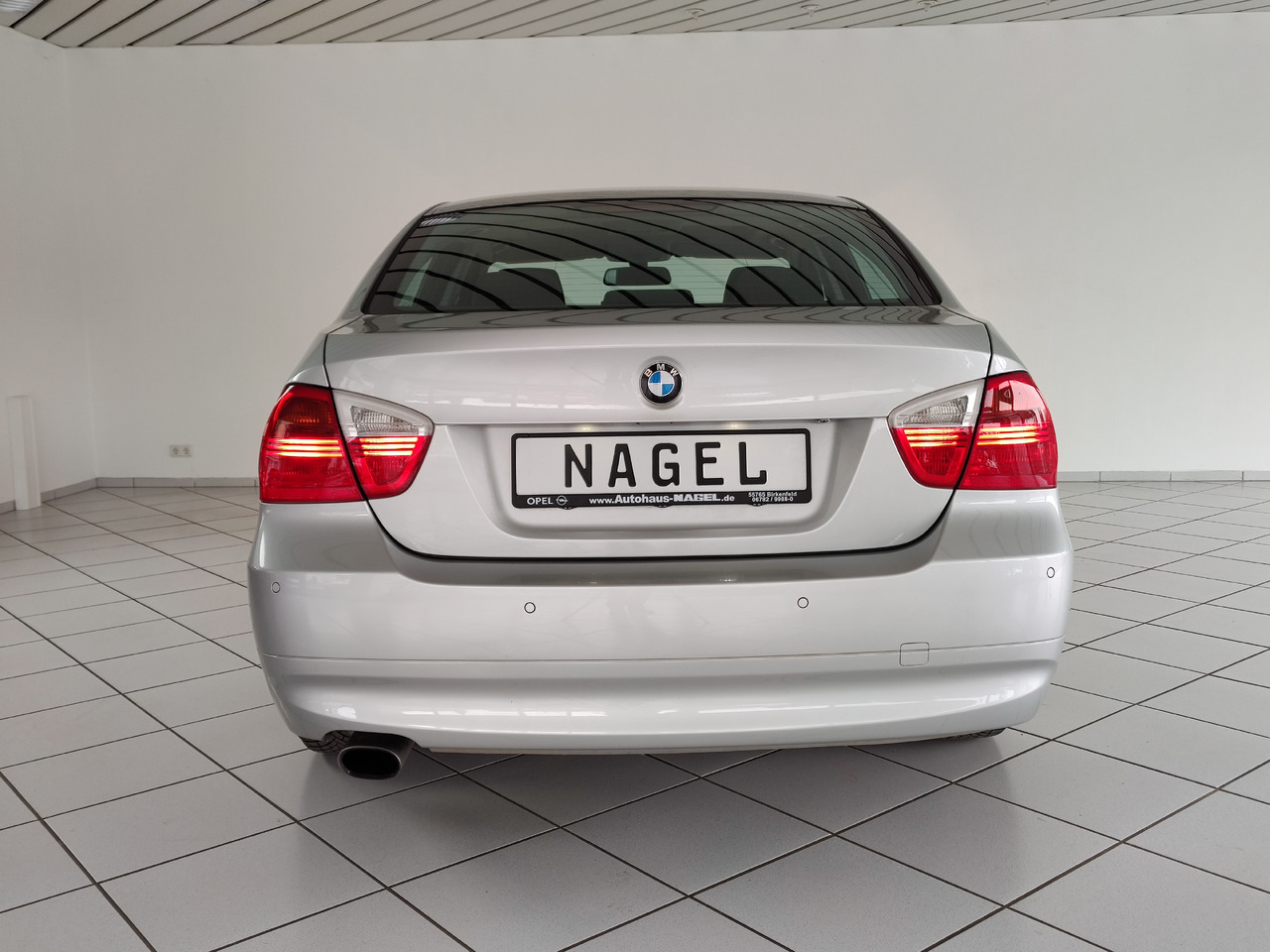 BMW 320i Audiosystem Professional, Automatik, PDC, Licht-Paket - Sedan: foto 4 BMW 320i Audiosystem Professional, Automatik, PDC, Licht-Paket - Sedan: foto 4