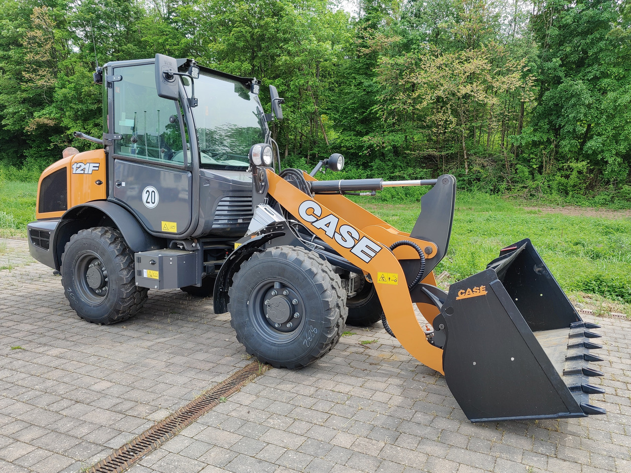 Case 121F STD ZB Radlader mit Schaufel ZB Kabine Klima HZG - Cargadora de ruedas: foto 2 Case 121F STD ZB Radlader mit Schaufel ZB Kabine Klima HZG - Cargadora de ruedas: foto 2