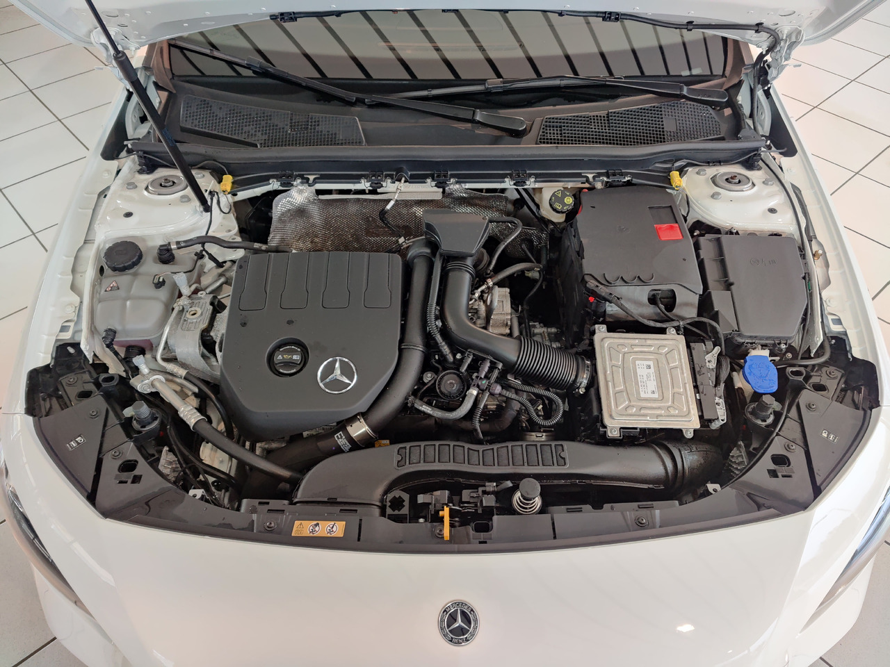 Sedan Mercedes-Benz A 200 7G-DCT AMG Line Kamera Navi LED SHZ: foto 14 Sedan Mercedes-Benz A 200 7G-DCT AMG Line Kamera Navi LED SHZ: foto 14