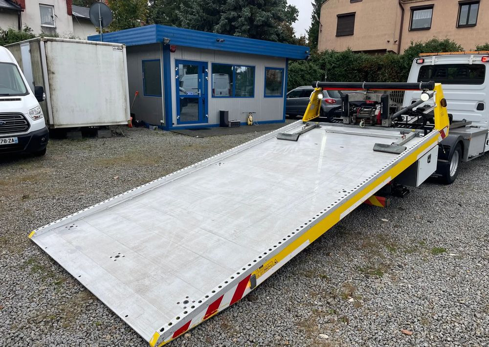 Grua de remolque autos Iveco Daily 70C18 Pomoc drogowa Laweta 2017r: foto 11 Grua de remolque autos Iveco Daily 70C18 Pomoc drogowa Laweta 2017r: foto 11