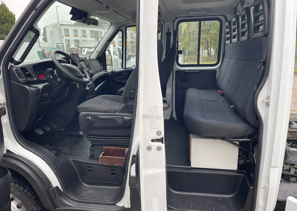 Grua de remolque autos Iveco Daily 70C18 Pomoc drogowa Laweta 2017r: foto 14 Grua de remolque autos Iveco Daily 70C18 Pomoc drogowa Laweta 2017r: foto 14