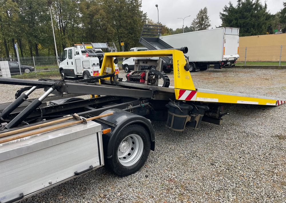 Grua de remolque autos Iveco Daily 70C18 Pomoc drogowa Laweta 2017r: foto 9 Grua de remolque autos Iveco Daily 70C18 Pomoc drogowa Laweta 2017r: foto 9