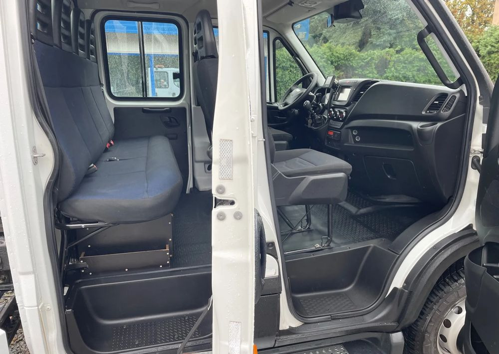 Grua de remolque autos Iveco Daily 70C18 Pomoc drogowa Laweta 2017r: foto 13 Grua de remolque autos Iveco Daily 70C18 Pomoc drogowa Laweta 2017r: foto 13