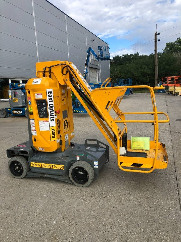 Haulotte Star 10 - Plataforma de mástil vertical: foto 1 Haulotte Star 10 - Plataforma de mástil vertical: foto 1