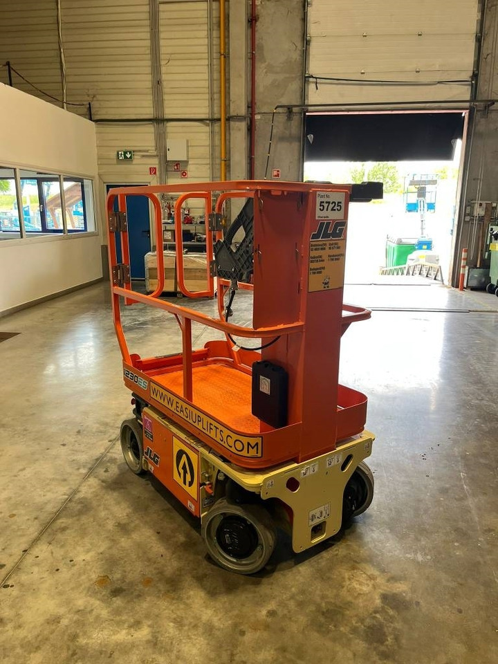 JLG 1230 ES - Plataforma de mástil vertical: foto 4 JLG 1230 ES - Plataforma de mástil vertical: foto 4