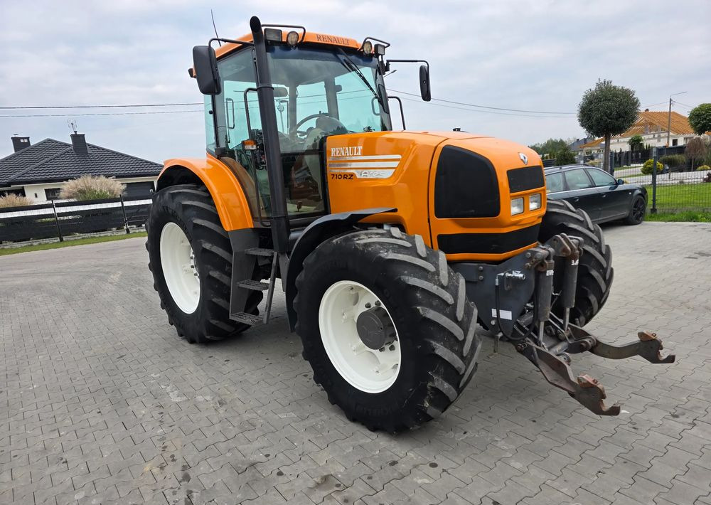 Renault Ares 710 - Tractor: foto 2 Renault Ares 710 - Tractor: foto 2