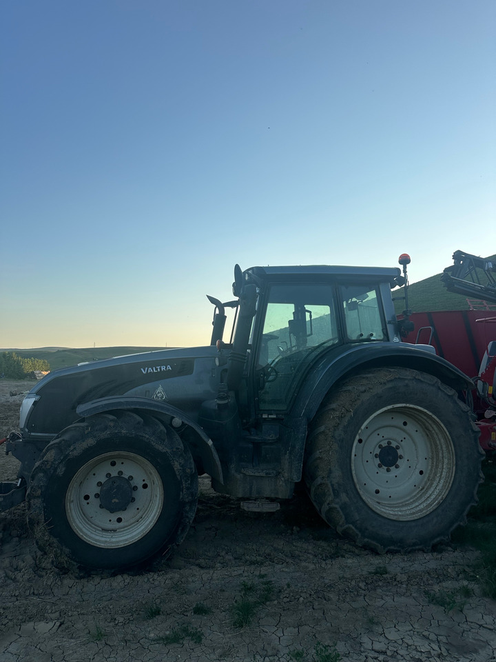 VALTRA T183 - Tractor: foto 4 VALTRA T183 - Tractor: foto 4