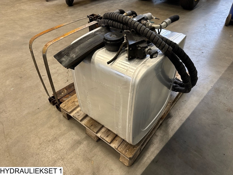 Afhymat Pump, tank and hydraulic hoses - Depósito hidráulico para Camión: foto 2 Afhymat Pump, tank and hydraulic hoses - Depósito hidráulico para Camión: foto 2